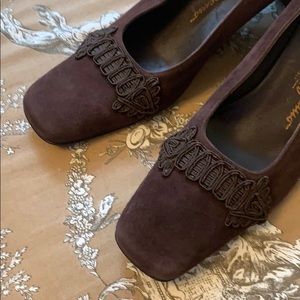 COPY - Brown suede heels